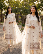Noor Fashion Breezay Bana Dora Lawn  | Premium Embroidered 3 Piece Lawn Suit